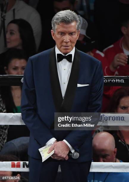Boxing Rounds Commentator Boxing Ring Announcer Photos and Premium High Res Pictures - Getty Images