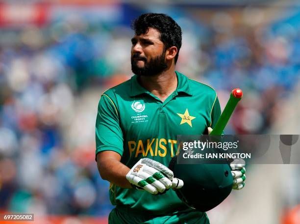 Pakistan Azhar R 193 India Azhar Ali Stock Photos, High-Res Pictures, and Images - Getty ...