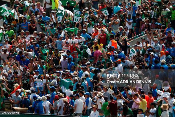 Pakistani Crowd Pakistan Cricket Crowd Photos and Premium High Res Pictures - Getty Images