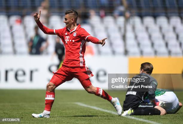 Marcel Zylla of FC Bayern Muenchen scores his team's first goal during the B Juniors German Championship Final between FC Bayern Muenchen and SV...