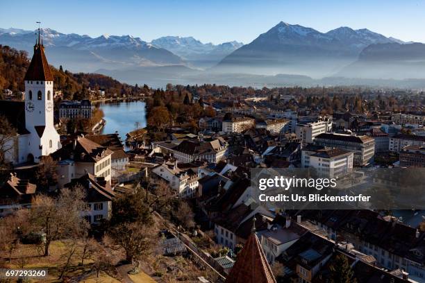 view on thun 2 - blickenstorfer foto e immagini stock