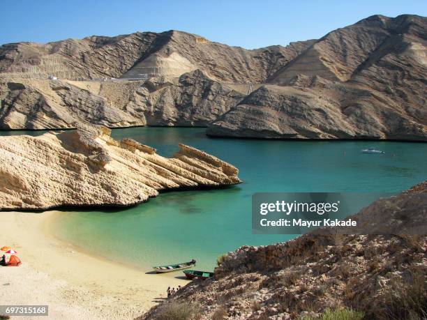 qantab beach, oman - governatorato de muscat - fotografias e filmes do acervo