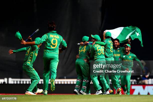 The Pakistan celebrate winning the final during the ICC Champions Trophy Final match between India and Pakistan at The Kia Oval on June 18, 2017 in...