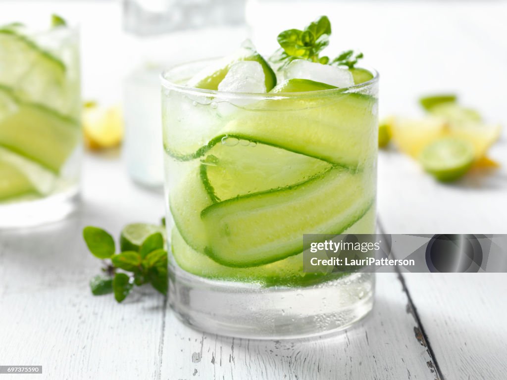 Pepino, manjericão e citrino Cocktail