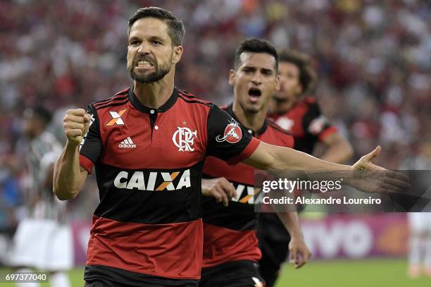 Diego of Flamengo celebrates a scored goal with Miguel Trauco during the match between Fluminense and Flamengo as part of Brasileirao Series A 2017...