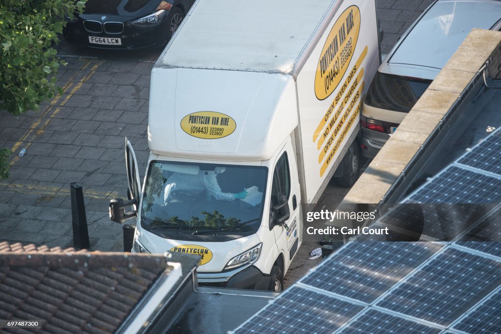 Van Strikes Worshippers Leaving Ramadan Prayers In London Killing One