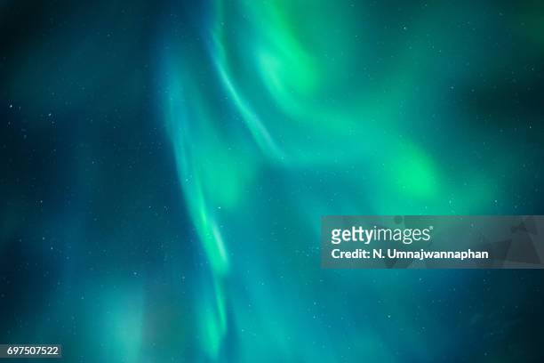 aurora borealis during the night in iceland - aurora borealis 個照片及圖片檔