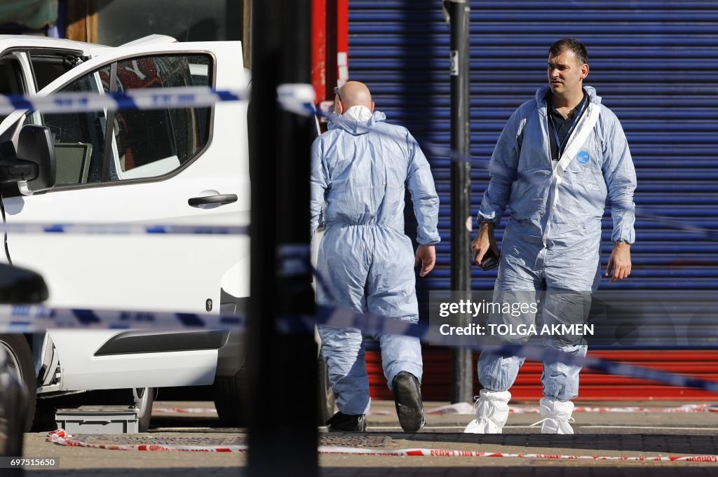BRITAIN-ATTACKS-VEHICLE