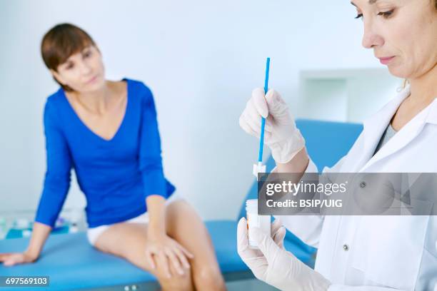 vaginal smear - cervical pap smear stock pictures, royalty-free photos & images
