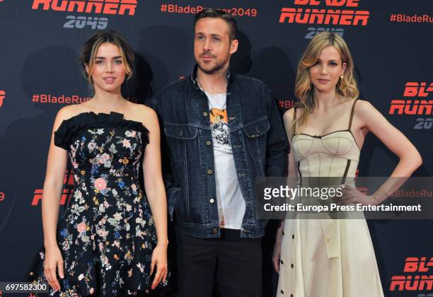 Ana de Armas, Ryan Gosling and Sylvia Hoeks attend 'Blade Runner 2049' photocall during at Arts Hotel on June 19, 2017 in Barcelona, Spain.