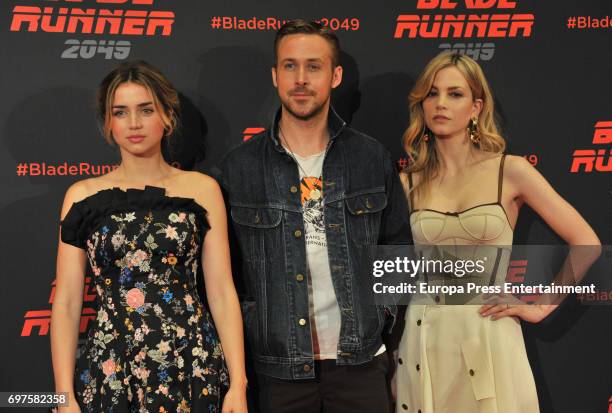 Ana de Armas, Ryan Gosling and Sylvia Hoeks attend 'Blade Runner 2049' photocall during at Arts Hotel on June 19, 2017 in Barcelona, Spain.