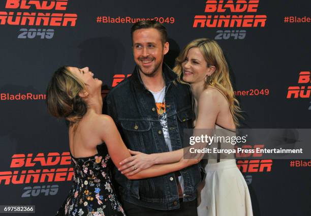 Ana de Armas, Ryan Gosling and Sylvia Hoeks attend 'Blade Runner 2049' photocall during at Arts Hotel on June 19, 2017 in Barcelona, Spain.