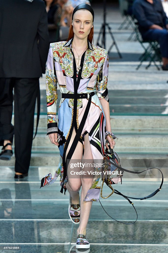 Versace - Runway - Milan Men's Fashion Week Spring/Summer 2018