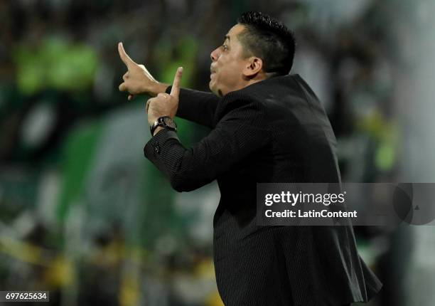 Hector Cardenas coach of Cali gestures during the Final second leg match between Atletico Nacional and Deportivo Cali as part of Liga Aguila I 2017...