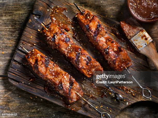 bbq steak skewers - barbeque sauce stock pictures, royalty-free photos & images