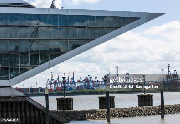 Hansestadt Hamburg - the photo shows the Dockland, a modern office building on the Elbe.
