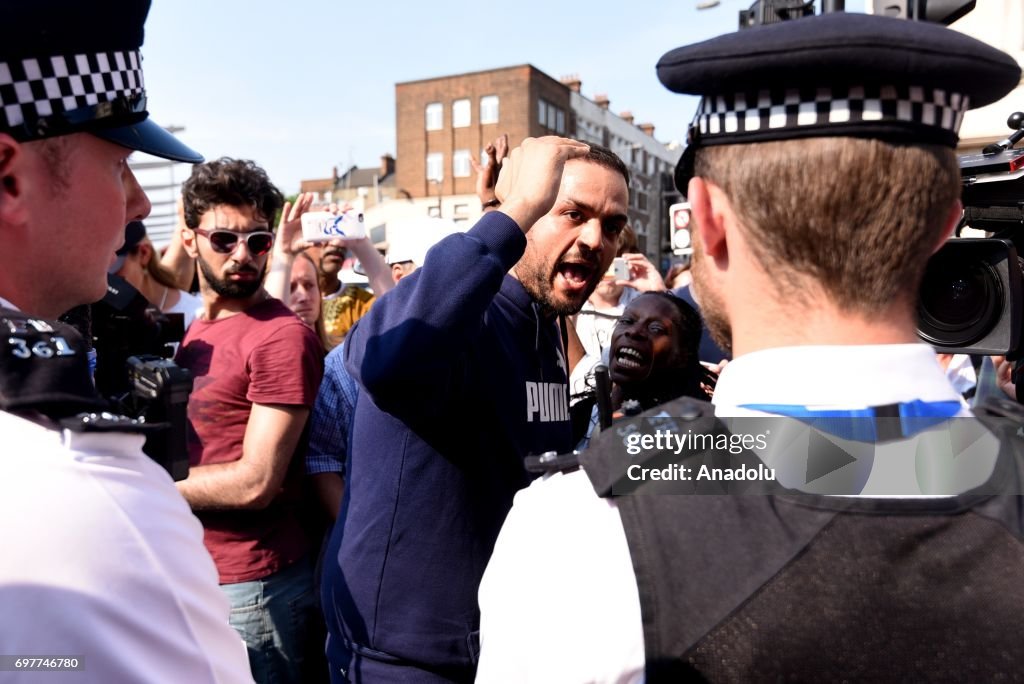 Vehicle mows down Muslim worshippers in London