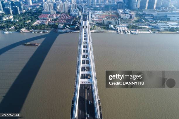 Intersecting Rivers Intersecting Rivers Photos and Premium High Res Pictures - Getty Images