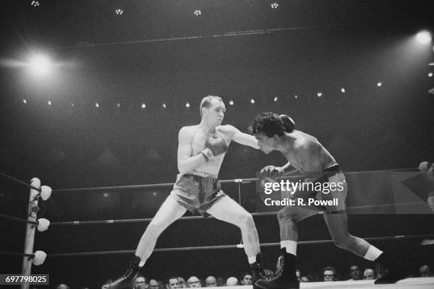 Boxing match between Maurice Cullen and Angel Robinson Garcia at the Royal Albert Hall in London, 22nd February 1966.