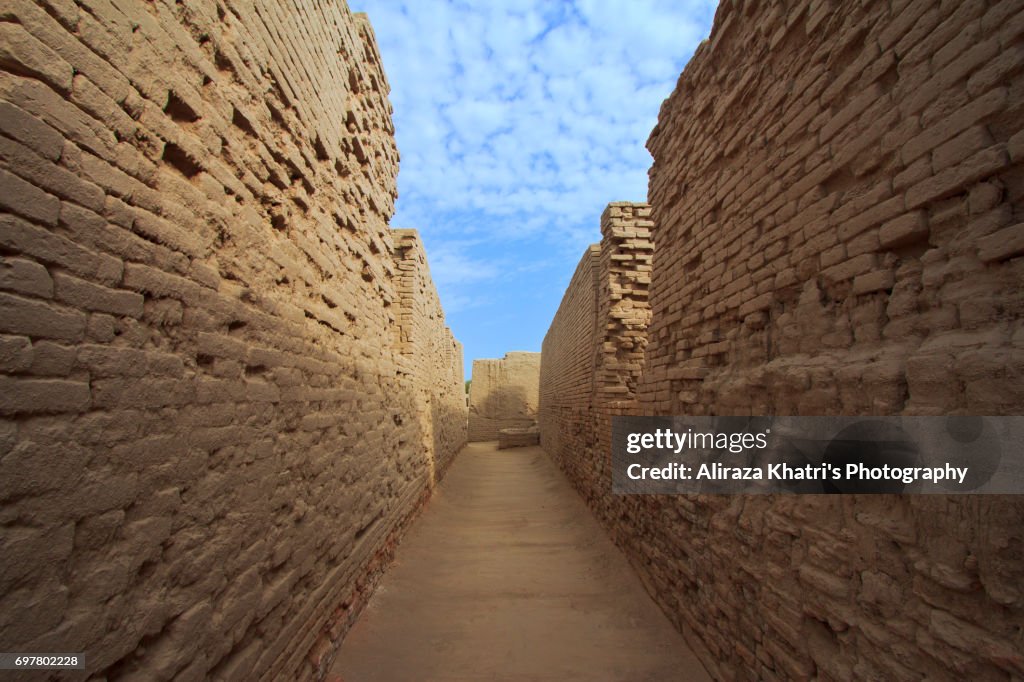 The remains of meon jo daro ancient civilizations