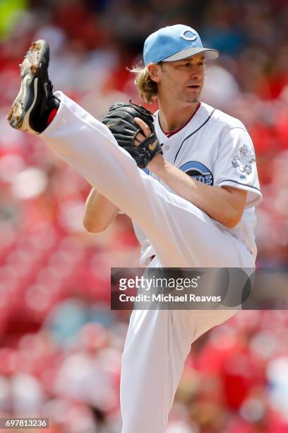 Bronson Arroyo delivers a pitch in the first inning against the Los Angeles Dodgers at Great American Ball Park on June 18, 2017 in Cincinnati, Ohio.