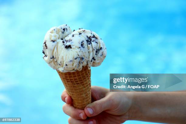 chocolate chip ice cream - chocolate chip ice cream stock pictures, royalty-free photos & images