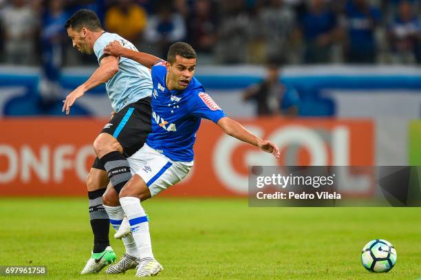 Alisson of Cruzeiro and Edilson of Gremio battle for the ball during a match between Cruzeiro and Gremio as part of Brasileirao Series A 2017 at...