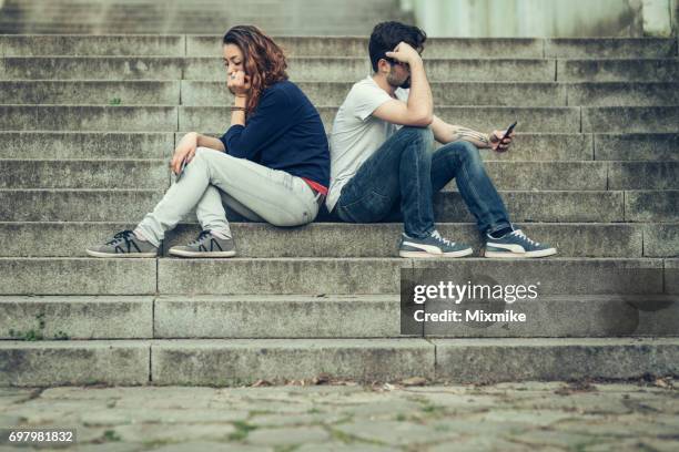 difficoltà relazionale - legame affettivo foto e immagini stock