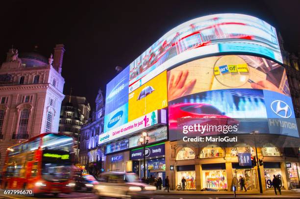 picadilly circus, londres. - picadilly circus fotografías e imágenes de stock