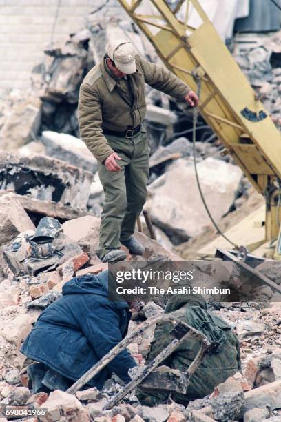 1995 Neftegorsk Earthquake Photos et images de collection Getty Images