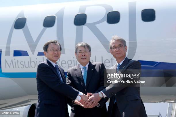 Hisakazu Mizutani , Mitsubishi Aircraft Corporation's president, Shunichi Miyanaga , Mitsubishi Heavy Industries' President and Chief Executive...