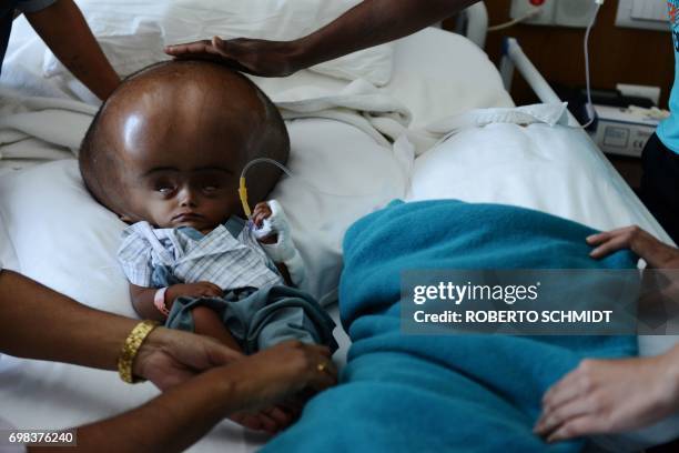Baby Roona 127 Indian Roona Begum Stock Photos, High-Res Pictures, and Images ...