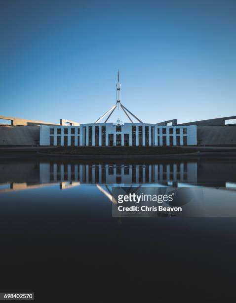 parliament house - australian government stock-fotos und bilder