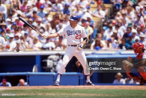 Kirk Gibson of the Los Angeles Dodgers bats at Dodger Stadium circa 1988 in Los Angeles,California.