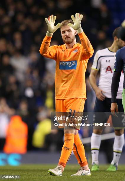 Newcastle United goalkeeper Jak Alnwick applauds the fans after the final whistle