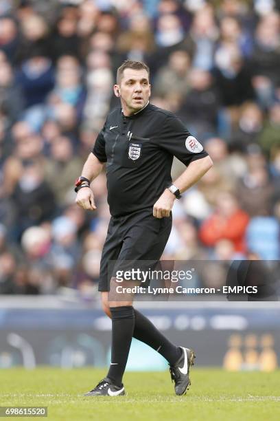 Referee Phil Dowd.