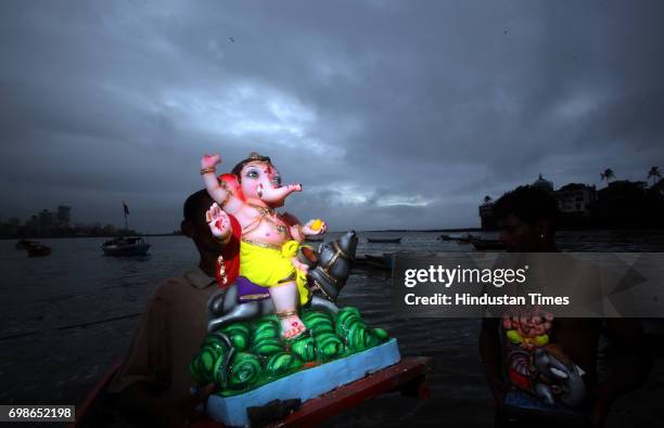 947 Ganpati Visarjan Photos and Premium High Res Pictures - Getty Images 947 Ganpati Visarjan Photos and Premium High Res Pictures - Getty Images