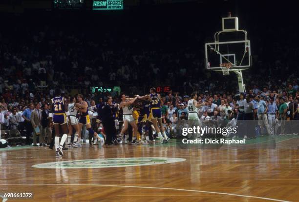 Finals: Boston Celtics and Los Angeles Lakers players in fight on court during Game 4 at Boston Garden. Boston, MA 6/9/1987 CREDIT: Dick Raphael