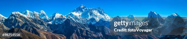 mt everest summit towering over himalaya mountain peaks panorama nepal - gokyo valley stock pictures, royalty-free photos & images