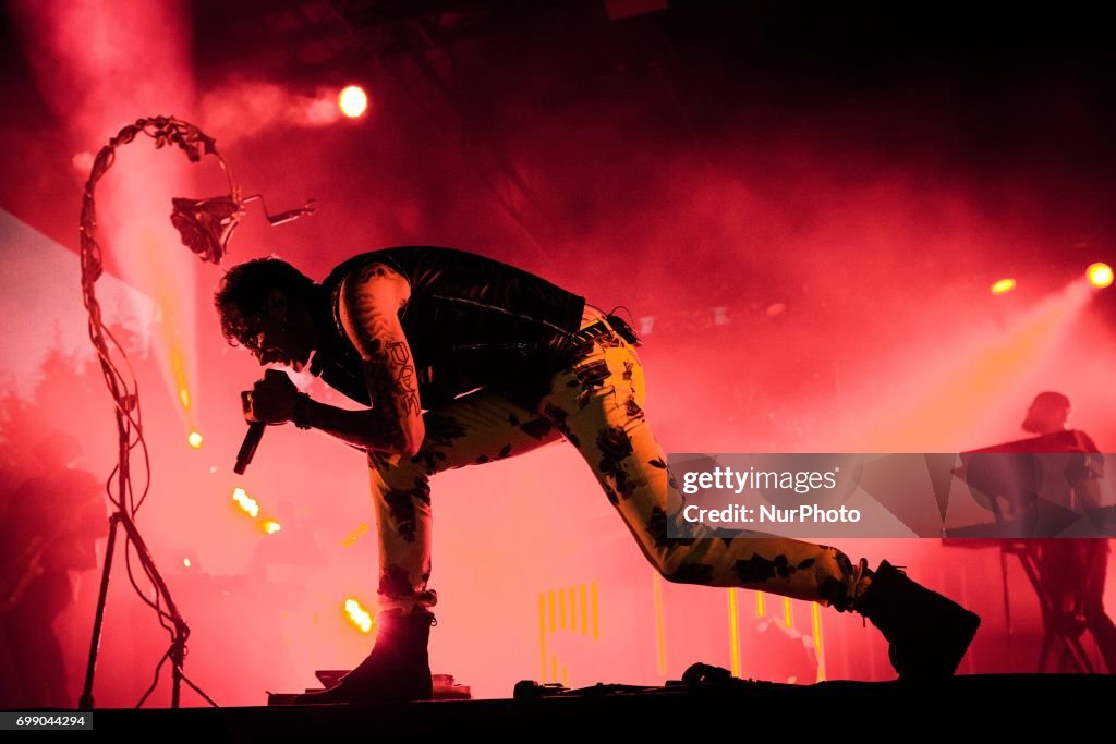 Mk Rapper American Machine Gun Kelly rapper arrives in Italy for an unmissable ...
