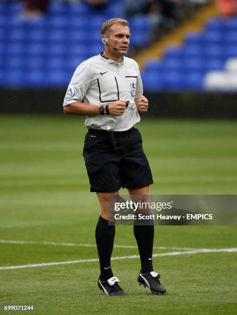 Referee Graham Scott