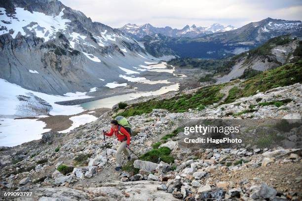 backpacking glacier peak wilderness - wildnisgebiet glacier peak stock-fotos und bilder