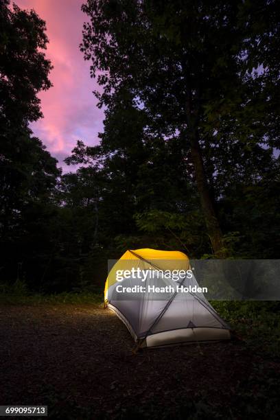 camping in shenandoah national park. - virginia estado de los eeuu fotografías e imágenes de stock