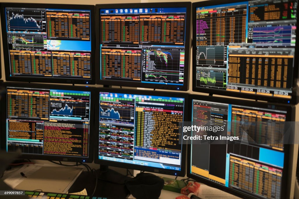 Arrangement of computer monitors