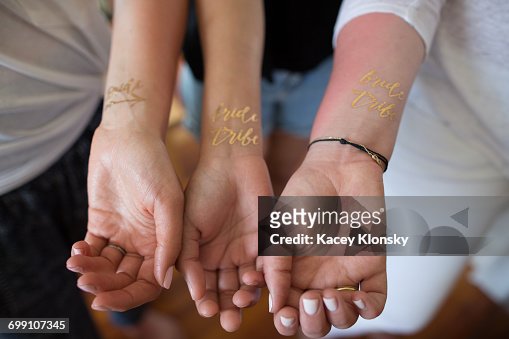 30 Henna Wrist Tattoo Photos and Premium High Res Pictures - Getty Images
