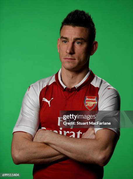 51 Behind The Scenes Of Pumas New Arsenal Kit Shoot Photos & High Res