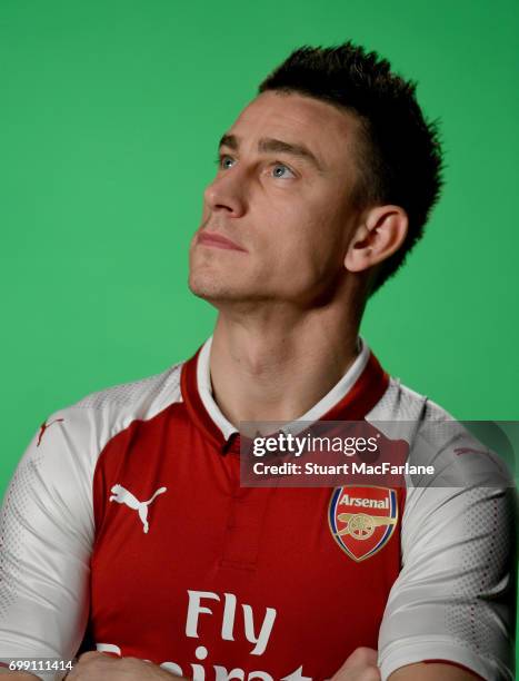 51 Behind The Scenes Of Pumas New Arsenal Kit Shoot Photos & High Res
