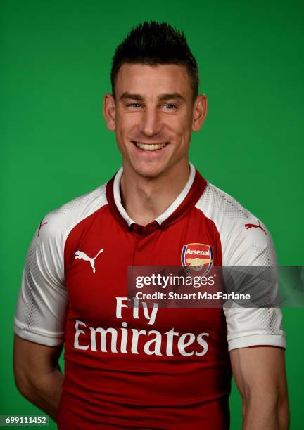 51 Behind The Scenes Of Pumas New Arsenal Kit Shoot Photos & High Res
