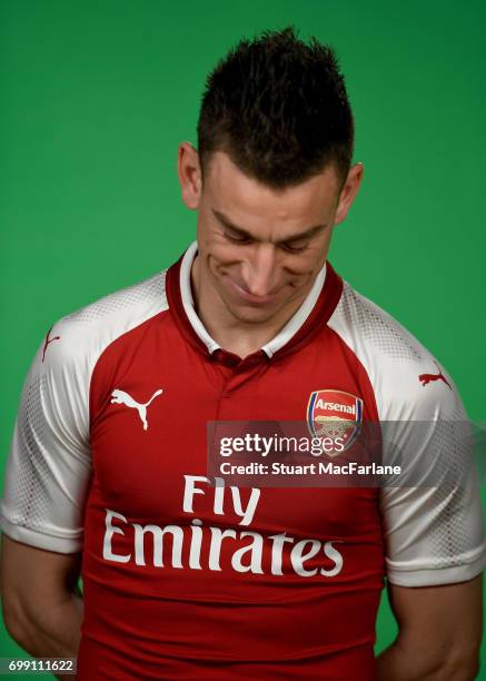 51 Behind The Scenes Of Pumas New Arsenal Kit Shoot Photos & High Res