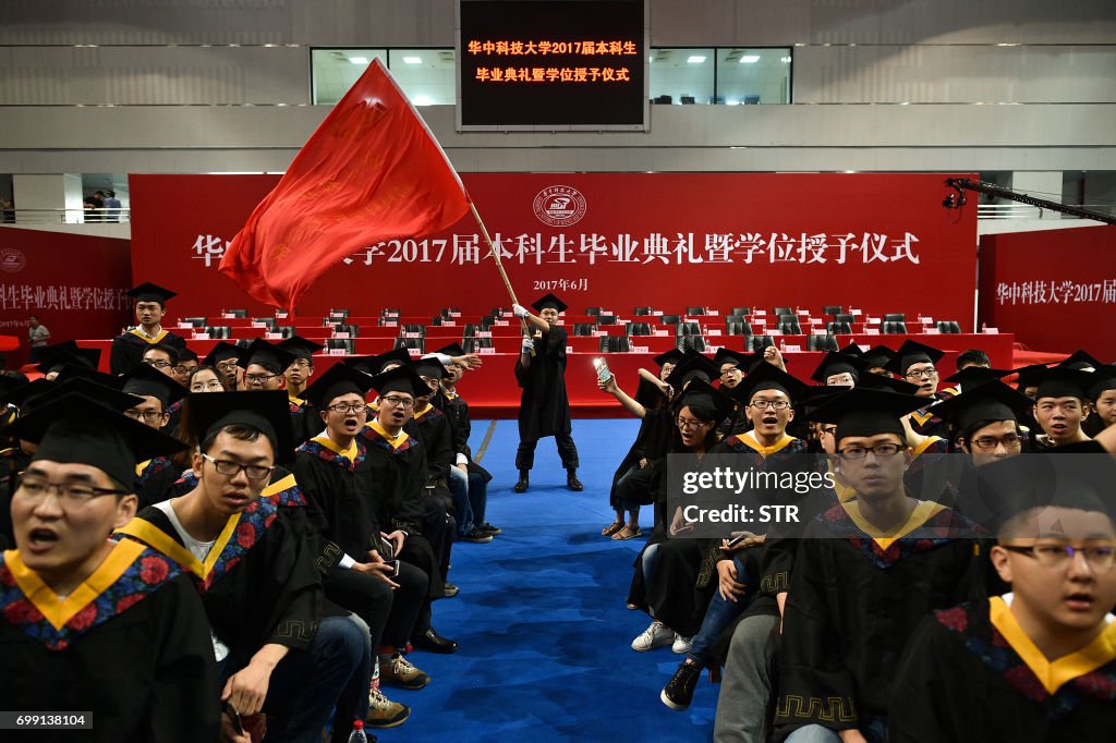 CHINA-EDUCATION-GRADUATION